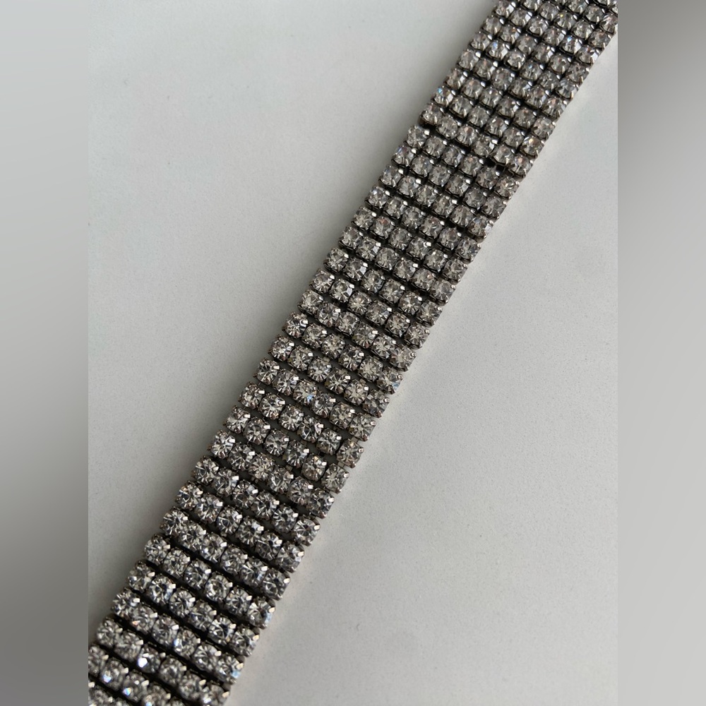 Crystal choker necklace